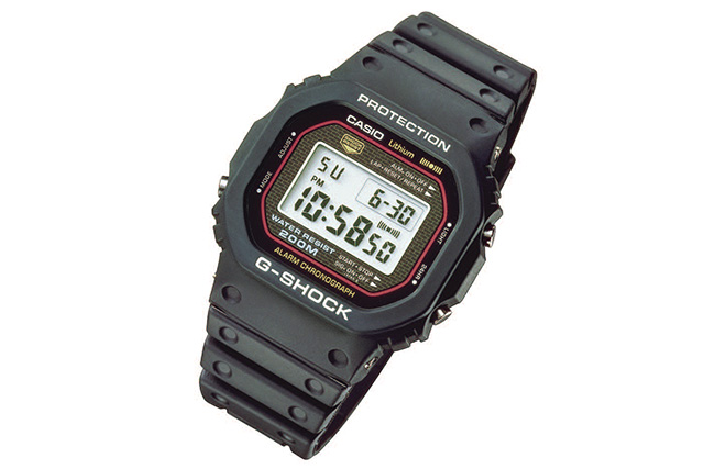 <center>カシオの代名詞とも言える「G-SHOCK」。写真は1983年に発売された初代モデル</center>