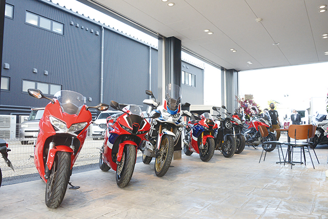 <center>レンタルバイクは全20機種25台を用意</center>