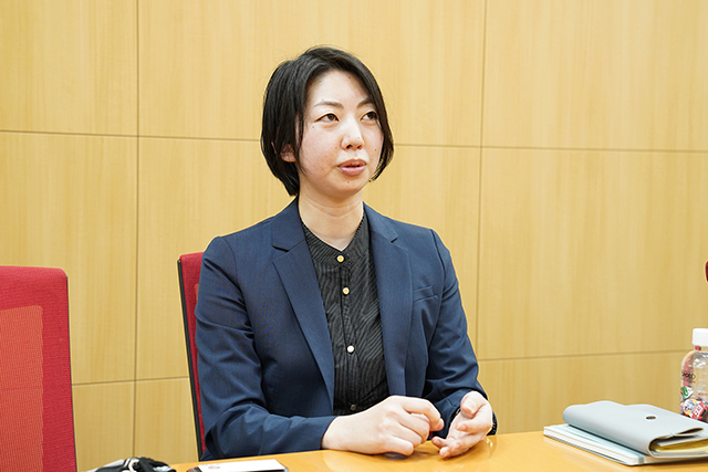 <center>株式会社SHOEI商品企画部の田上紗織さん</center>