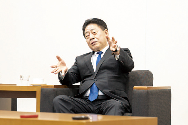 <center>公明党オートバイ議員懇話会の北側一雄会長</center>