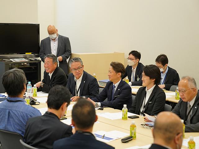 6月に開催された「日本維新の会オートバイ議員連盟総会」に連合会の副会長として出席