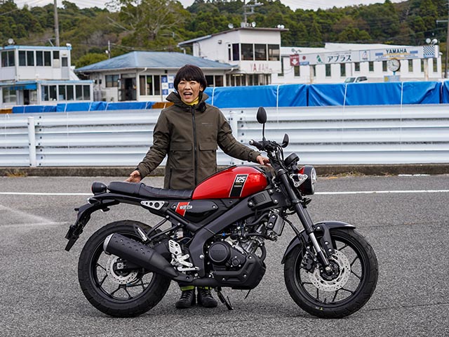 小林ゆきさんによるXSR125試乗インプレ