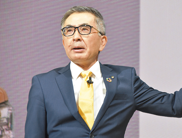 スズキ　鈴木俊宏社長