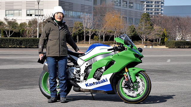 小林ゆきさんによるNinja ZX-10Rインプレ