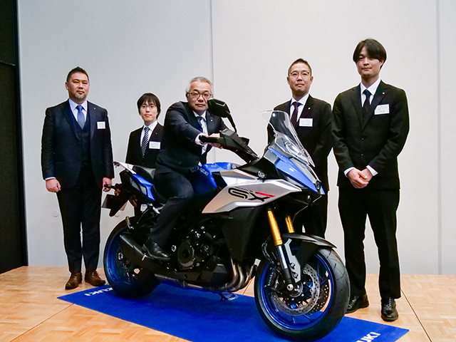 爽快な走りと扱いやすさを両立する「GSX-8R」、電子制御サスペンション初採用の「GSX-S1000GX」登場