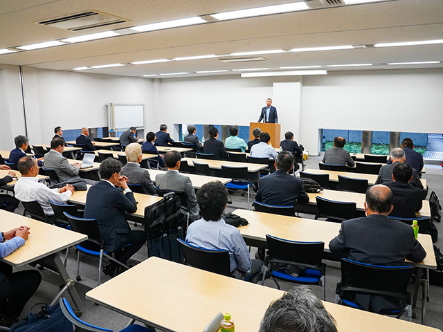 新規ライダーの安全意識が大きく変化。「二輪業界の明日を考える講演会」開催