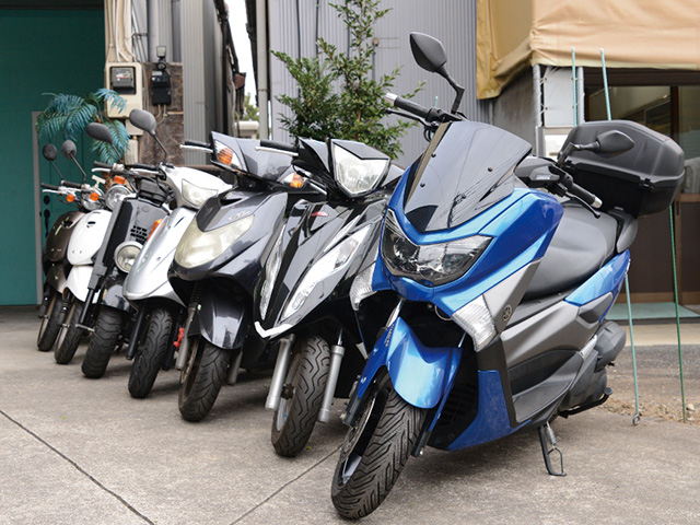 販売全体の7割が原付。中古はメーカーも様々だが新車はKYMCOが中心