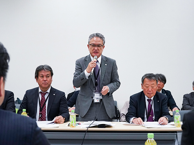 AJ の大村直幸会長とオートバイ政治連盟の吉田純一会長も意見を述べた