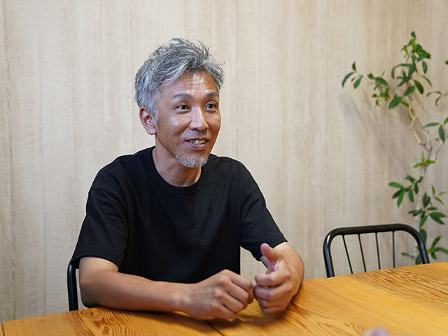 塗装歴30年以上の森下純部長。自分の仕事に強いこだわりと情熱を持ち、技術や質の向上にひたむきに取り組む職人