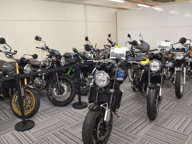 お客さんの「これだけしかないの？」で、新車と中古車の違いを実感