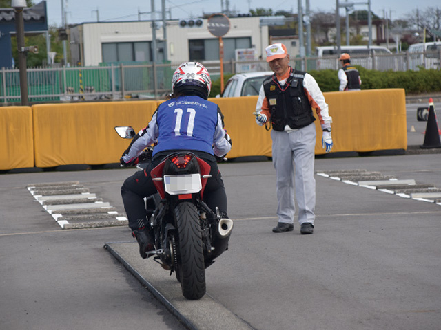 一本橋が練習できるのは、教習所ならでは