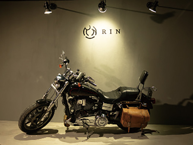 貸切ヴィラ『RIN Kamogawa』はバイクに乗る大人の秘密基地