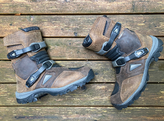 街乗りや普段使いもこなす「ADVENTURE LOW Dry」