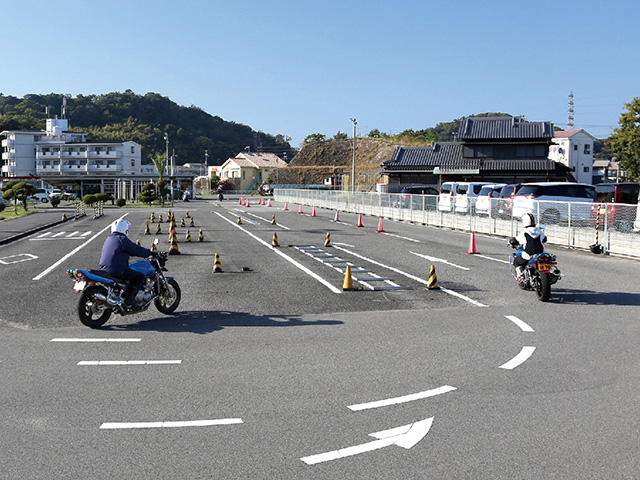 二輪免許交付件数、4万6000件ダウンの30万件。前年比86.9％でついにコロナ前実績下回る